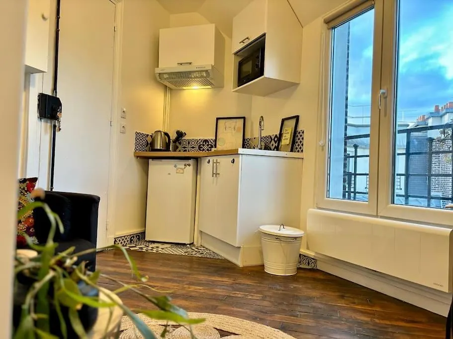 פריז Charmant Studio Montmartre Dernier Etage Calme צרפת