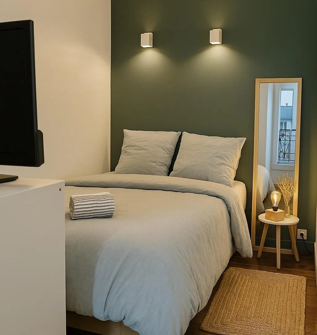 פריז Charmant Studio Montmartre Dernier Etage Calme דירה